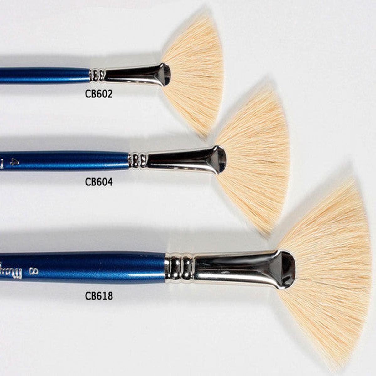 #4 Soft Fan Brush